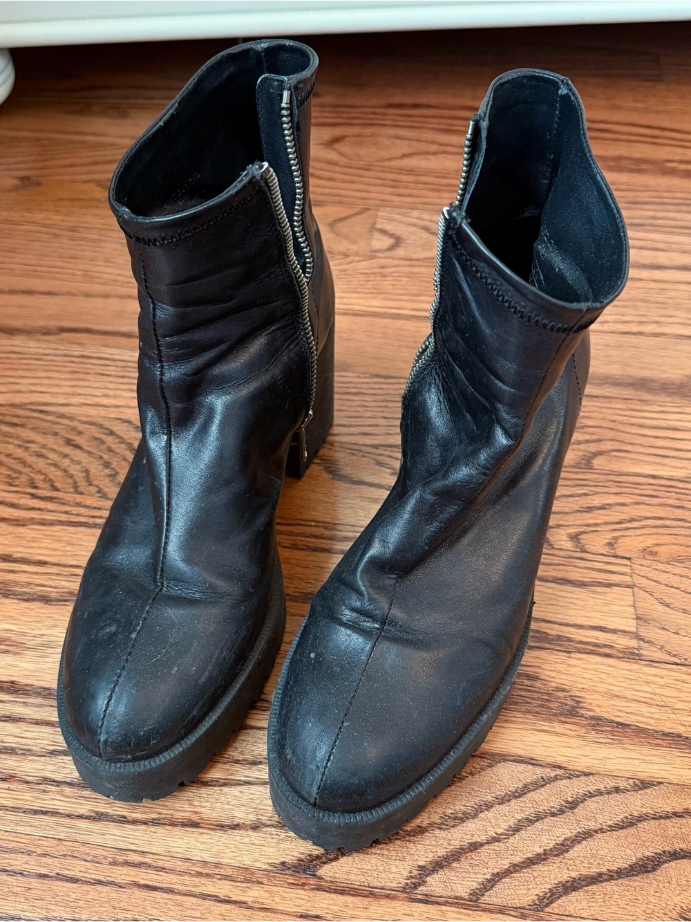 Zara Black Leather Zip Ankle Boots